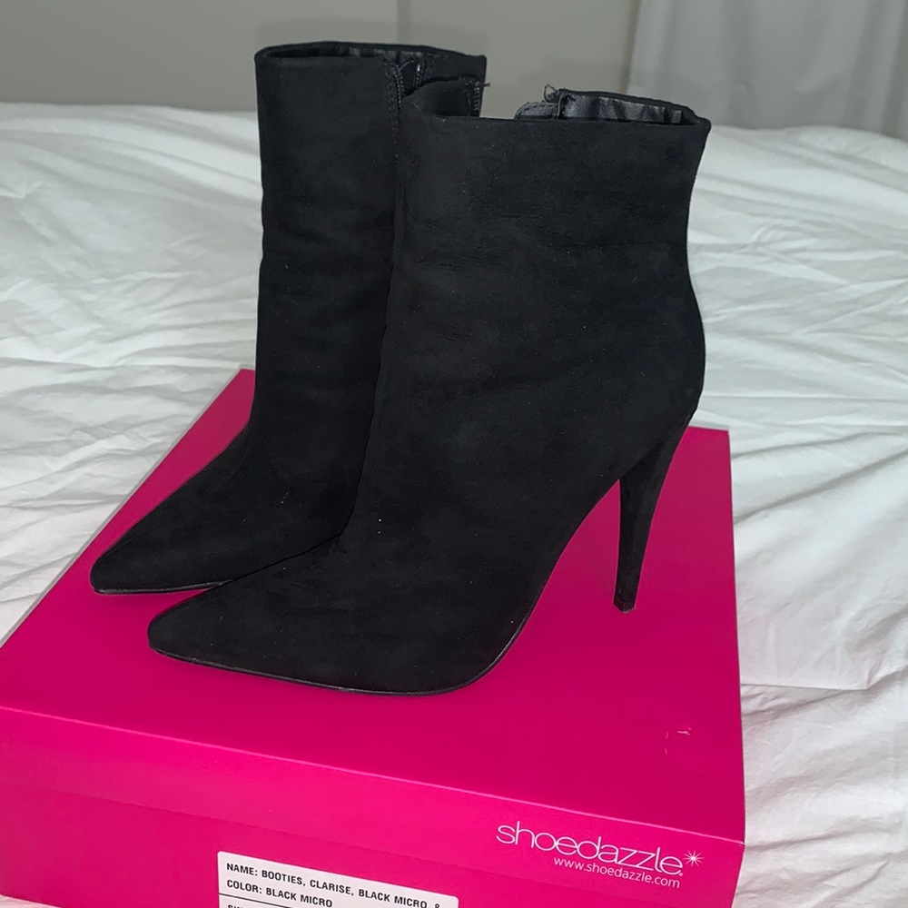 BLACK BOOTIES